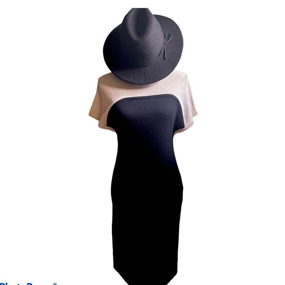 100% cashmere Black and white sweater dress